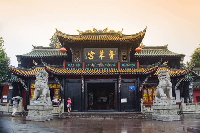 横图,彩色,室外,白天,旅游,度假,名胜古迹,门,标志建筑,地标,建筑,中国,亚洲,遗迹,雕刻,建筑群,古典,古迹,文物,娱乐,建设,古建筑,享受,休闲,旅游胜地,放松,摄影,雕花,四川省,古文明,东亚,成都,中华人民共和国,青羊宫,旅行,bj174