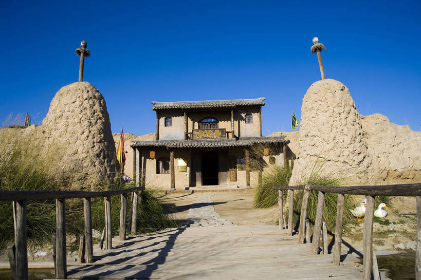 无人,横图,彩色,室外,特写,白天,旅游,度假,名胜古迹,标志建筑,地标,建筑,中国,亚洲,遗迹,古迹,文物,娱乐,建设,古建筑,享受,休闲,旅游胜地,放松,摄影,人文景观,古代建筑,中国文化,古文明,东亚,宁夏,银川,镇北堡影视城,影视城,首府,中华人民共和国,西北地区,银川市,宁夏回族自治区,宁,旅行,镇北堡,镇北堡西部影视城,bj174