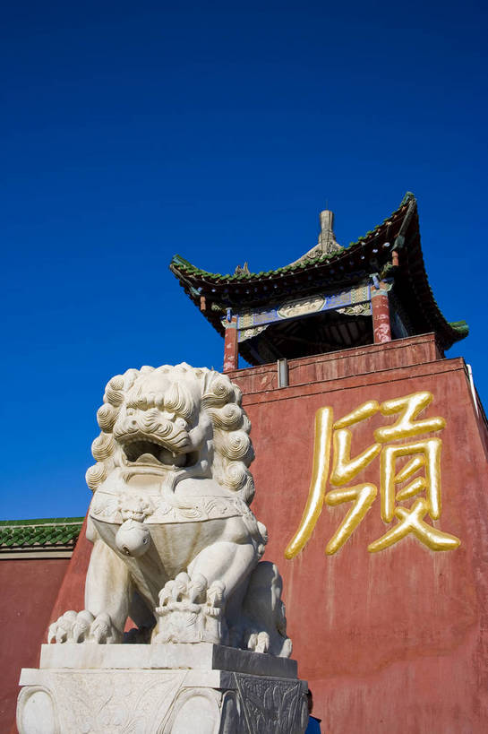 无人,竖图,彩色,室外,特写,白天,旅游,度假,名胜古迹,标志建筑,地标,建筑,中国,亚洲,遗迹,文化遗产,古迹,文物,娱乐,建设,古建筑,石狮,享受,休闲,旅游胜地,放松,竖,摄影,人文景观,城楼,古代建筑,陵墓,中国文化,古文明,东亚,宁夏,西夏王陵,银川,中华人民共和国,旅行,bj174