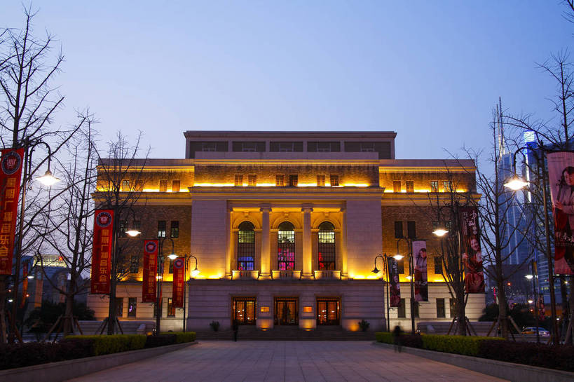 广场,横图,彩色,室外,旅游,度假,美景,名胜古迹,标志建筑,道路,地标,建筑,街道,路,夜景,公路,上海,中国,遗迹,图片,景观,灯光,交通,古迹,文物,娱乐,建设,古建筑,现代建筑,享受,休闲,旅游胜地,景色,放松,摄影,公共设施,娱乐场所,古文明,东亚,上海音乐厅,灯火辉煌,马路,旅行,bj174