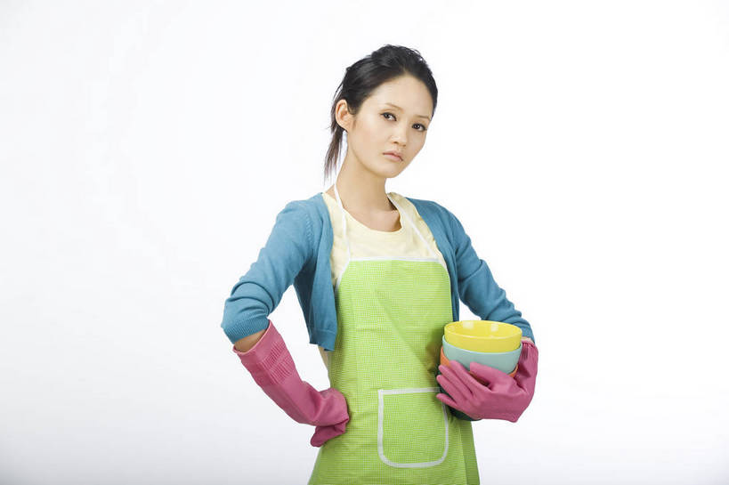 东方人,脸,手,头发,一个人,横图,家务,北京,中国,仅一个年轻女性,仅一个女性,仅一个人,劳动,围裙,生活,休闲装,洗碗,黑色,手套,碗,站着,休闲,健康,舒服,美女,生活方式,毛发,年轻女性,女人,女性,中国人,年轻人,主妇,捧着,半身,愉快,bj174