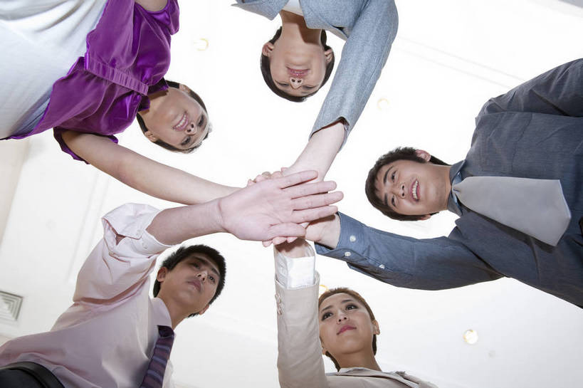 东方人,伙伴,商务人士,办公室,站,微笑,横图,彩色,室内,白天,白色背景,正面,仰视,衬衫,商务,时尚,讨论,快乐,友谊,纯洁,成功,合作,信心,商场,北京,中国,亚洲,正装,庆祝,工作,图片,圆圈,领带,首都,许多人,职业装,现代,加油,一群人,职业,活力,可爱,童年,童趣,自信,摄影,生活方式,盘发,场所,同伴,商务中心,围着,童真,东亚,烂漫,无邪,中华人民共和国,北京市,京,北平,华北地区,朝阳区,交流,天真,友情,男人,男性,年轻男性,年轻女性,女人,女性,亚洲人,中国人,年轻人,沟通,拉手,半身,西服,办公,北京CBD,北京商务中心区,世贸天阶,中国北京大北窑,bj174