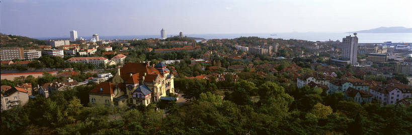 无人,横图,彩色,室外,白天,旅游,度假,美景,名胜古迹,田园,别墅,标志建筑,城市,地标,建筑,青岛,中国,亚洲,遗迹,图片,景观,古迹,文物,娱乐,建设,古建筑,山东,现代建筑,自然,享受,休闲,远景,旅游胜地,景色,放松,摄影,宁静,海滨,文明,自然风光,古文明,东亚,山东省,中华人民共和国,华东地区,鲁,青岛市,总督府,海,海滩,海港,居住区,市南区,胶澳总督府,青岛总督府,提督府,bj174