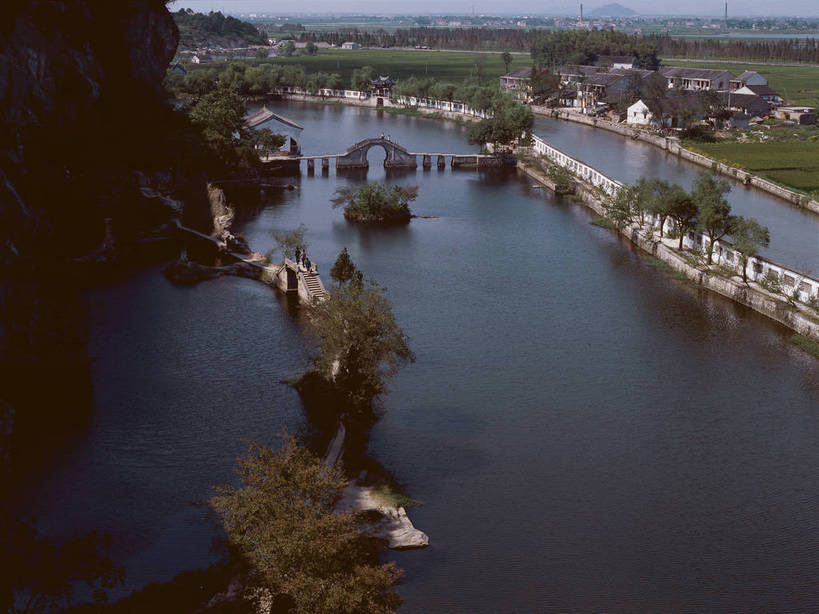 无人,农田,横图,俯视,彩色,室外,白天,旅游,度假,湖,美景,名胜古迹,田园,标志建筑,城市,地标,建筑,中国,亚洲,遗迹,图片,景观,古城,桥,古迹,文物,娱乐,建设,古建筑,石桥,浙江,浙江省,自然,湖水,平原,享受,休闲,旅游胜地,景色,放松,摄影,水乡,宁静,近景,中国文化,自然风光,古文明,东亚,绍兴,中华人民共和国,华东地区,浙,绍兴市,传统文化,bj174