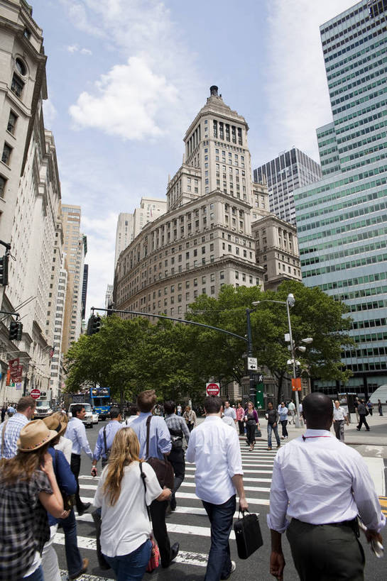 竖图,彩色,室外,白天,旅游,办公楼,美景,城市风光,城市,道路,建筑,街道,路,公路,纽约,美国,游客,图片,景观,建筑群,曼哈顿,交通,辉煌,现代建筑,旅游胜地,摩天大厦,景色,摄影,文明,商务中心,金融中心,发展,繁荣,马路,旅行,bj174