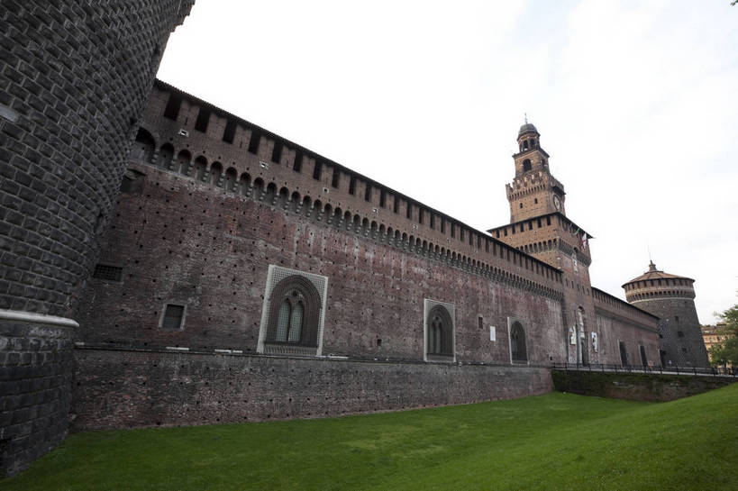 横图,彩色,室外,白天,旅游,度假,草坪,名胜古迹,树林,标志建筑,地标,建筑,意大利,遗迹,图片,城堡,建筑群,古典,古迹,文物,娱乐,建设,城墙,古建筑,地标建筑,庄园,享受,休闲,旅游胜地,放松,摄影,文明,古堡,古文明,米兰,世界文化遗产,旅行,斯福尔扎城堡,传统文化,bj174