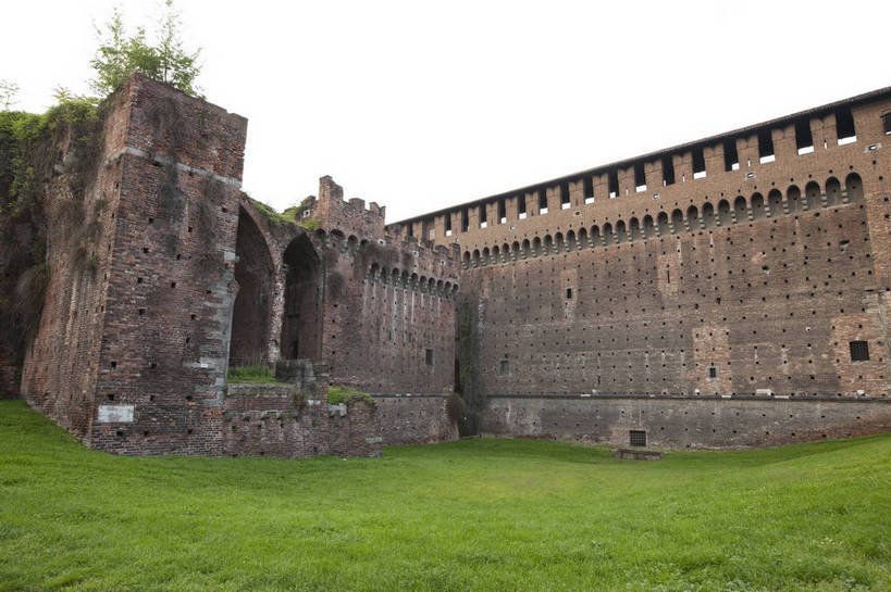 横图,彩色,室外,白天,旅游,度假,草坪,名胜古迹,树林,标志建筑,地标,建筑,意大利,遗迹,图片,城堡,建筑群,古典,古迹,文物,娱乐,建设,城墙,古建筑,地标建筑,庄园,享受,休闲,旅游胜地,放松,摄影,文明,古堡,古文明,米兰,世界文化遗产,旅行,斯福尔扎城堡,传统文化,bj174