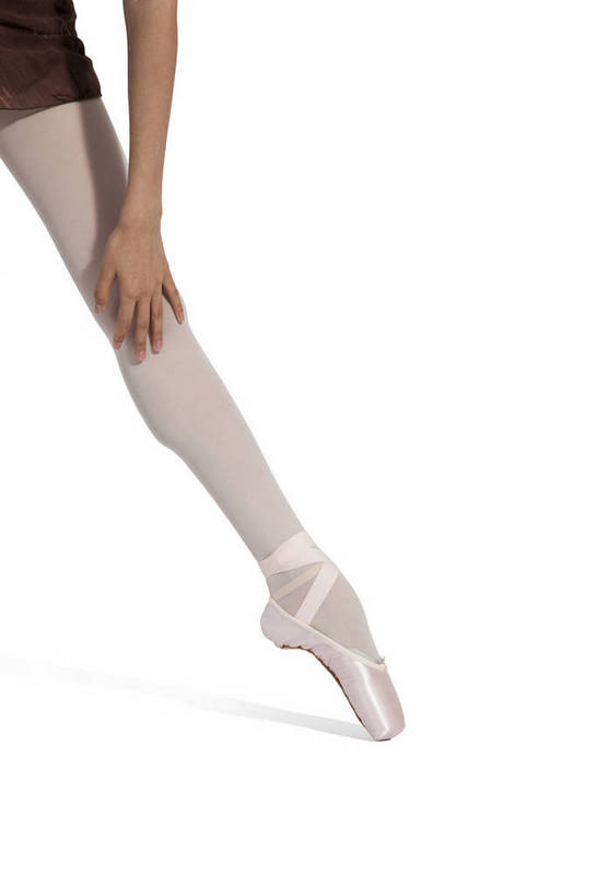 东方人,脚,腿,竖图,彩色,室内,特写,白天,抠图,白色背景,侧面,时尚,跳舞,芭蕾,北京,中国,仅一个人,图片,健康,活力,美女,平衡,竖,摄影,青春,优雅,优美,踮起脚尖,舞蹈鞋,弹性,技能,年轻女性,女人,女性,亚洲人,中国人,年轻人,舞蹈演员,半身,影棚拍摄,愉快,舞蹈,bj174