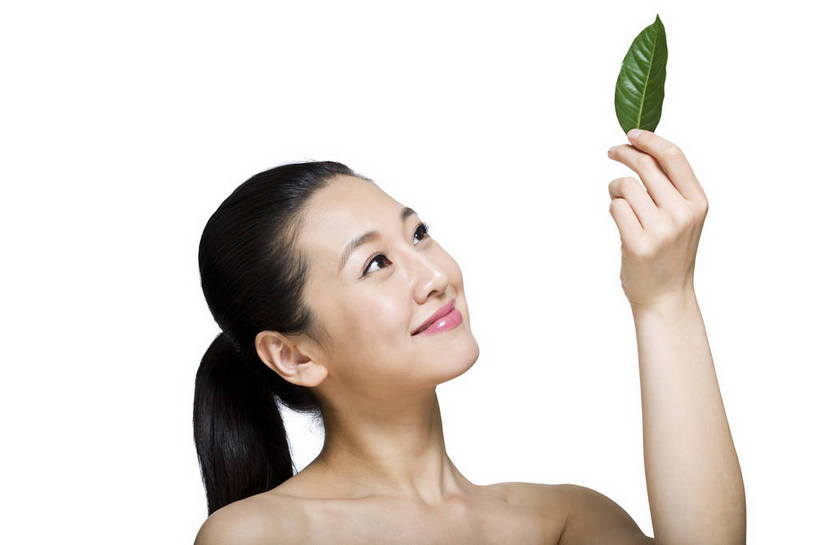 东方人,五官,脸,笑,横图,彩色,室内,特写,白天,留白,抠图,白色背景,侧面,美容,时尚,北京,中国,仅一个人,护肤,新鲜,图片,树叶,休闲,表情,成熟,可爱,美女,自信,摄影,头像,生活方式,精致,青春,优雅,肖像,乐观,年轻女性,女人,女性,亚洲人,中国人,年轻人,面部,叶,影棚拍摄,愉快,bj174