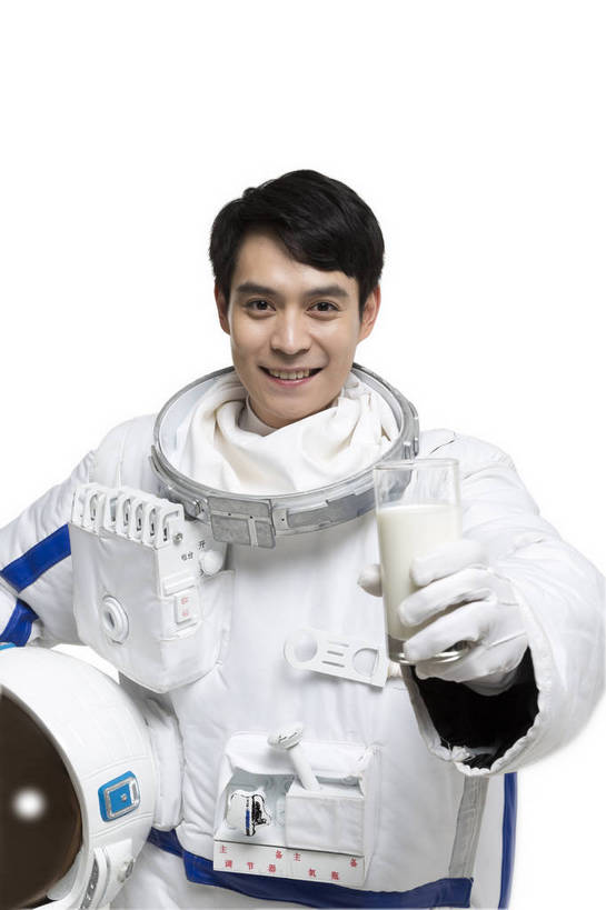 东方人,中年人,一个人,宇航员,飞行员,站,微笑,竖图,彩色,室内,白天,留白,抠图,白色背景,正面,探险,信心,技术,航天,高科技,科技,杯子,北京,中国,仅一个男性,宇航服,科学,头盔,图片,水杯,展示,探索,自信,摄影,科学技术,未来,太空服,成就,航天员,梦想,太空人,男人,男性,年轻男性,亚洲人,中国人,年轻人,茶杯,举手,举着,捧着,半身,影棚拍摄,愉快,bj174