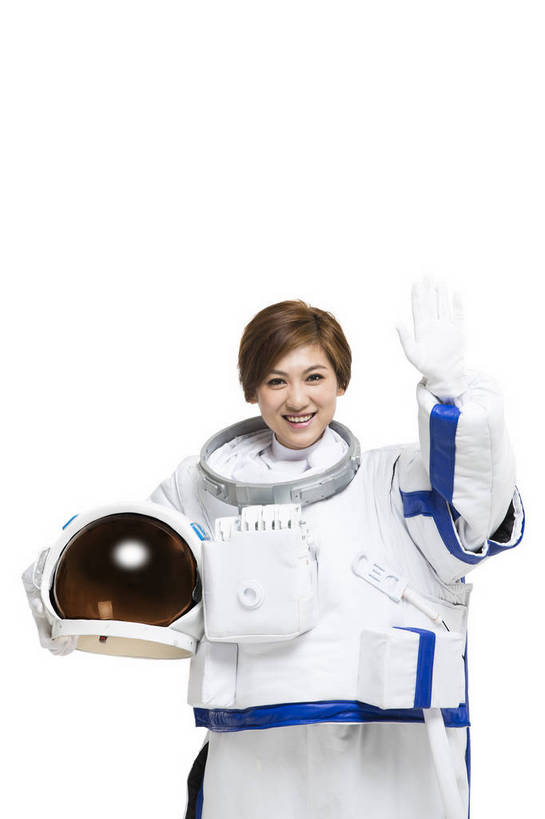 东方人,一个人,宇航员,飞行员,站,微笑,竖图,彩色,室内,白天,留白,抠图,白色背景,正面,探险,信心,技术,航天,高科技,科技,北京,中国,仅一个年轻女性,宇航服,科学,头盔,图片,挥手,美女,探索,自信,摄影,示意,科学技术,未来,太空服,成就,航天员,梦想,太空人,年轻女性,女人,女性,中国人,年轻人,捧着,半身,影棚拍摄,愉快,bj174