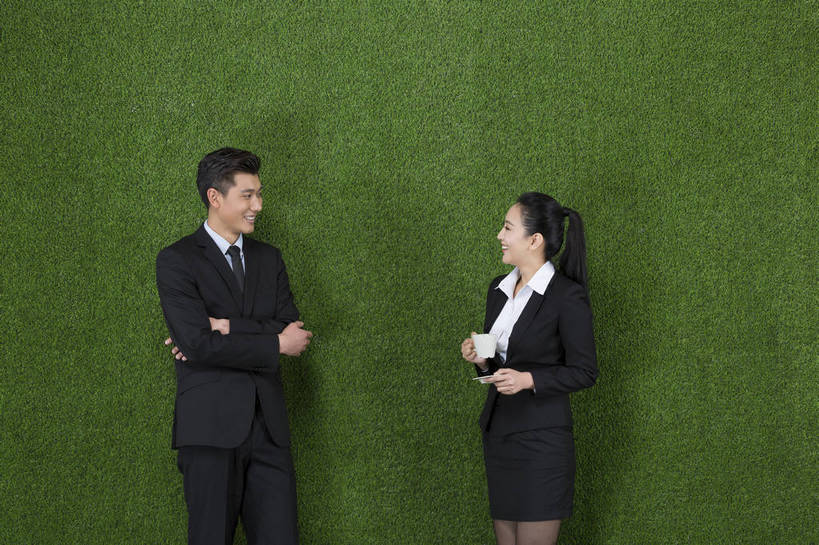 咖啡,东方人,成年人,两个人,伙伴,商务人士,商务男性,商务女性,站,双手交叉,微笑,横图,彩色,照片,衬衫,西装,商务,快乐,分享,团队,信心,草地,草坪,北京,中国,亚洲,绿色背景,套装,正装,图片,咖啡杯,领带,职业装,黄种人,绿色,自然,草皮,职业,健康,放松,活力,自信,抱胸,摄影,对视,对话,环境,生态,双手抱胸,愉悦,商务装,工薪阶层,东亚,环境保护,乐观,交流,男人,男性,年轻男性,年轻女性,女人,女性,亚洲人,中国人,年轻人,白领,上班族,沟通,说话,半身,影棚拍摄,衬衣,开心,愉快,办公室职员,bj174