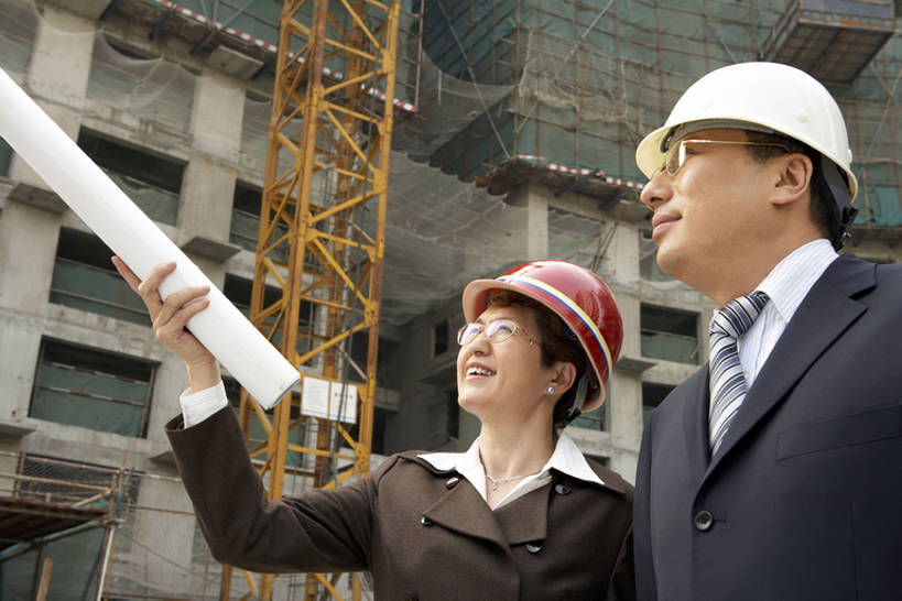 东方人,成年人,中年人,脸,头,脸颊,两个人,同事,商务人士,设计师,导游,工程师,建筑师,商务男性,商务女性,办公室,微笑,横图,室外,特写,白天,侧面,衬衫,商务,讨论,快乐,通讯,友谊,幸福,安全,成功,合作,团队,集体,信心,计划,建筑业,技术,城市,北京,中国,亚洲,握,套装,正装,工作,会议,眼镜,过道,防护,领带,联系,队伍,肩膀,蓝天,安全帽,建筑工地,看,手势,站着,职业,比较,规划,同意,想,握着,投资,工业,摄影,建造,技巧,希望,保护,工程,组织,创造,专心,领导,指着,享乐,成就,都市风光,星期,房地产,努力,求助,手艺,保险,商务装,带领,合伙,领袖,梦想,蓝图,挑战,建筑材料,工薪阶层,东亚,发展,策略,保全,周全,安稳,安定,技能,技艺,进展,想法,把握,平安,认真,男人,男性,女人,女性,中年男性,中年女性,亚洲人,中国人,头部,脸部,脸蛋,面部,白领,上班族,设计,说话,彩图,衬衣,妙技,办公室职员,打手势,本领,摆拍,掌控,节目单,bj175