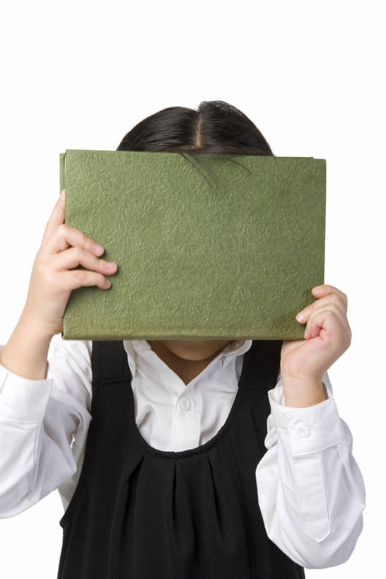 东方人,儿童,一个人,学生,站,竖图,留白,抠图,白色背景,正面,衬衫,快乐,纯洁,握,套装,正装,记事本,领带,教育,玩,小孩,本子,笔记本,站着,校服,活力,可爱,童年,童趣,握着,摄影,生长,隐藏,青春期,童真,烂漫,无邪,发展,无忧无虑,天真,男孩,男人,男性,女孩,女性,亚洲人,中国人,孩子,书,站立,半身,彩图,影棚拍摄,男生,小学生,好奇心,bj175