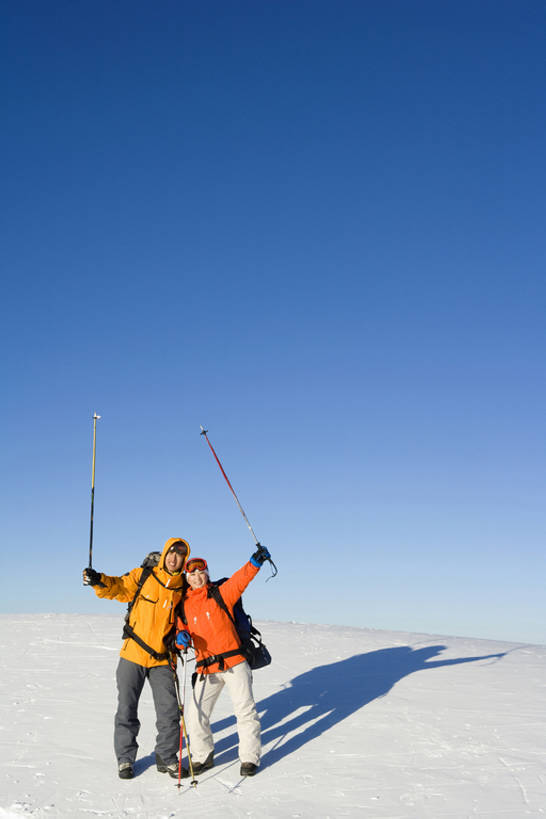 东方人,成年人,两个人,站,举,攀登,微笑,室外,白天,留白,正面,运动服,锻炼,旅游,度假,游戏,快乐,满意,探险,自由,友谊,安全,运动,信心,美景,太阳,雪,中国,亚洲,庆祝,并排,滑雪,地平线,景观,冬天,防护,浪漫,玩,杆,挥手,拿着,注视,娱乐,天空,自然,手套,社区,观察,看,托,享受,休闲,滑雪场,健康,表情,背带裤,景色,放松,活力,平衡,生活方式,观看,活动,保护,滑雪杖,察看,感冒,酷,享乐,愉悦,发泄,关注,消遣,运送,智力,自然风光,体育器械,滑雪镜,爱好,保险,户外活动,野地,滑雪服,东亚,背包客,地貌,万里无云,宣泄,保全,周全,安稳,安定,防护手套,河北省,冬季运动,快活,欢愉,康乐,异性恋,无忧无虑,体育活动,平安,体育,男人,男性,年轻男性,年轻女性,女人,女性,亚洲人,中国人,年轻人,休闲活动,举起,举手,举着,玩耍,嬉戏,向上举,向上伸,向上托,张开手臂,彩图,健身,旅行,爱,高兴,深情,挨着,bj175