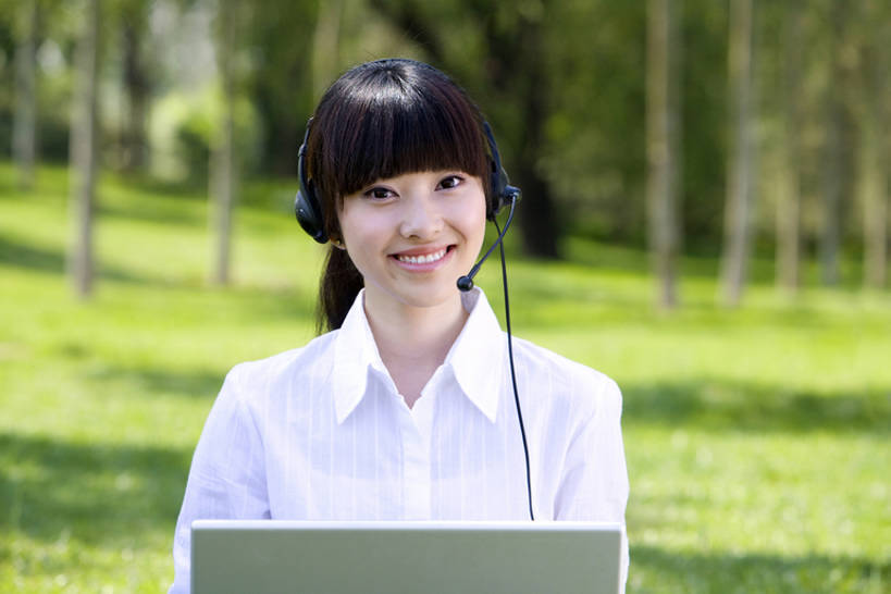 东方人,成年人,脸,头,脸颊,一个人,商务人士,服务员,电话接线员,技术人员,商务女性,公园,笑,打电话,微笑,露齿笑,横图,白天,正面,商务,快乐,满意,通讯,幸福,信心,笔记本电脑,互联网,技术,草地,草坪,北京,中国,亚洲,仅一个年轻女性,仅一个女性,仅一个人,敲打,正装,信息,联系,注视,输入,肩膀,草,树,绿色,自然,耳机,打字,观察,看,职业,服务,摄影,观看,技巧,点击,敲击,环境,察看,组织,呼叫中心,享乐,关注,手艺,蓝牙,东亚,可靠,无线电技术,责任,贡献,技能,技艺,按键,计算机,年轻女性,女人,女性,亚洲人,中国人,年轻人,头部,脸部,脸蛋,面部,白领,服务生,侍者,技术员,坐着,彩图,欢乐,妙技,办公室职员,本领,操作员,bj175