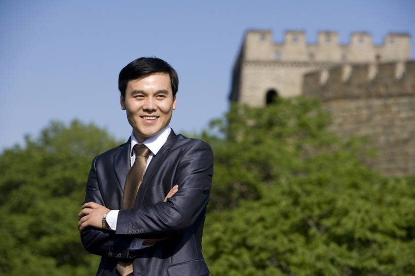 东方人,成年人,一个人,商务人士,商务男性,笑,双手交叉,微笑,露齿笑,横图,室外,白天,正面,衬衫,旅游,度假,商务,快乐,幸福,信心,名胜古迹,山,标志建筑,地标,建筑,北京,长城,中国,亚洲,仅一个男性,仅一个人,套装,遗迹,古迹,历史,文物,娱乐,建设,城墙,古建筑,仅一个年轻男性,地标建筑,享受,休闲,旅游胜地,放松,摄影,宁静,双手抱胸,中国文化,商务装,工薪阶层,古文明,东亚,远古,万里无云,古代文明,慕田峪长城,男人,男性,年轻男性,亚洲人,中国人,年轻人,白领,上班族,半身,彩图,衬衣,旅行,传统文化,商务旅行,bj175
