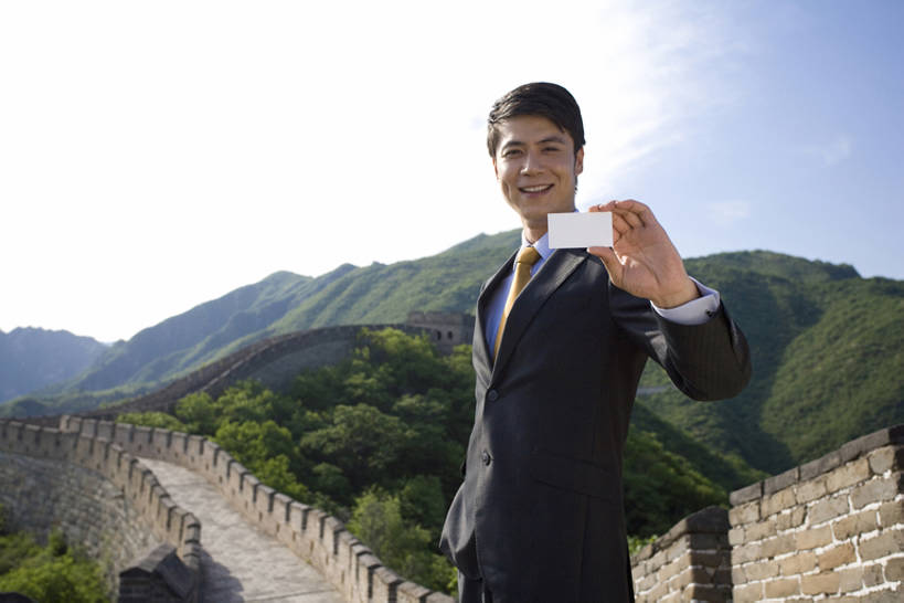 东方人,成年人,一个人,商务人士,商务男性,笑,微笑,露齿笑,横图,室外,白天,留白,侧面,衬衫,旅游,度假,商务,快乐,幸福,名胜古迹,山,标志建筑,地标,建筑,名片,北京,长城,中国,亚洲,仅一个男性,仅一个人,套装,遗迹,领带,拿着,注视,古迹,历史,文物,娱乐,建设,城墙,古建筑,仅一个年轻男性,地标建筑,观察,看,享受,休闲,旅游胜地,放松,摄影,观看,宁静,察看,关注,中国文化,商务装,工薪阶层,古文明,东亚,远古,万里无云,空白,古代文明,慕田峪长城,男人,男性,年轻男性,亚洲人,中国人,年轻人,白领,上班族,半身,彩图,衬衣,旅行,传统文化,商务旅行,bj175