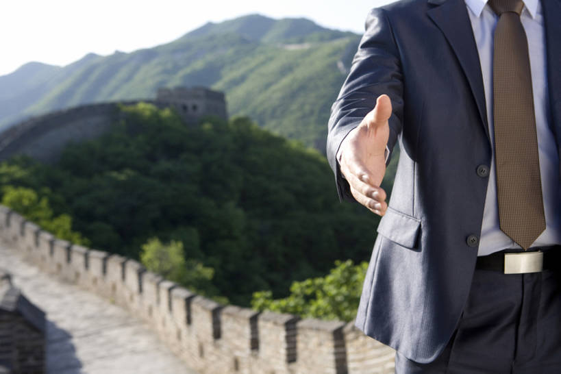 东方人,成年人,手,一个人,商务人士,商务男性,握手,横图,室外,白天,正面,衬衫,旅游,度假,商务,名胜古迹,山,标志建筑,地标,建筑,北京,长城,中国,亚洲,仅一个男性,仅一个人,套装,遗迹,领带,古迹,历史,文物,娱乐,建设,城墙,古建筑,仅一个年轻男性,地标建筑,享受,休闲,旅游胜地,放松,同意,摄影,宁静,中国文化,问候,商务装,合伙,工薪阶层,古文明,东亚,远古,陪同,古代文明,陪伴,慕田峪长城,信任,男人,男性,年轻男性,亚洲人,中国人,年轻人,白领,上班族,彩图,衬衣,旅行,传统文化,商务旅行,伴随,bj175