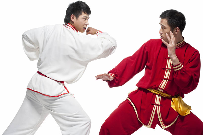 东方人,成年人,手,两个人,站,举,横图,竖图,白色背景,正面,锻炼,运动,信心,竞争,技术,武术,中国,亚洲,对抗,生气,并排,冲突,腰带,红色,靠,靠着,托,健康,表情,面对面,活力,力量,击打,技巧,动作,专心,暴力,敏捷,格斗,近景,中国文化,决心,空手道,手艺,进攻,武打,弹性,东亚,武功,北京市,敌对,勇气,技能,技艺,能力,认真,体育,男人,男性,年轻男性,亚洲人,中国人,年轻人,拳头,举起,举手,举着,向上举,向上伸,向上托,彩图,影棚拍摄,传统服装,健身,武学,妙技,传统文化,本领,韧性,bj175