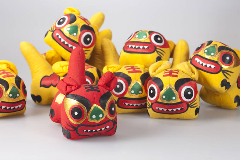 横图,彩色,特写,纯洁,运气,虎,静物,玩具,纺织品,北京,中国,亚洲,灰色背景,古典,传统,可爱,童年,童趣,摄影,毛绒玩具,五颜六色,色彩斑斓,中国文化,五彩缤纷,古典风格,童真,东亚,烂漫,无邪,五彩斑斓,古代文明,五光十色,天真,彩图,影棚拍摄,传统文化,bj175