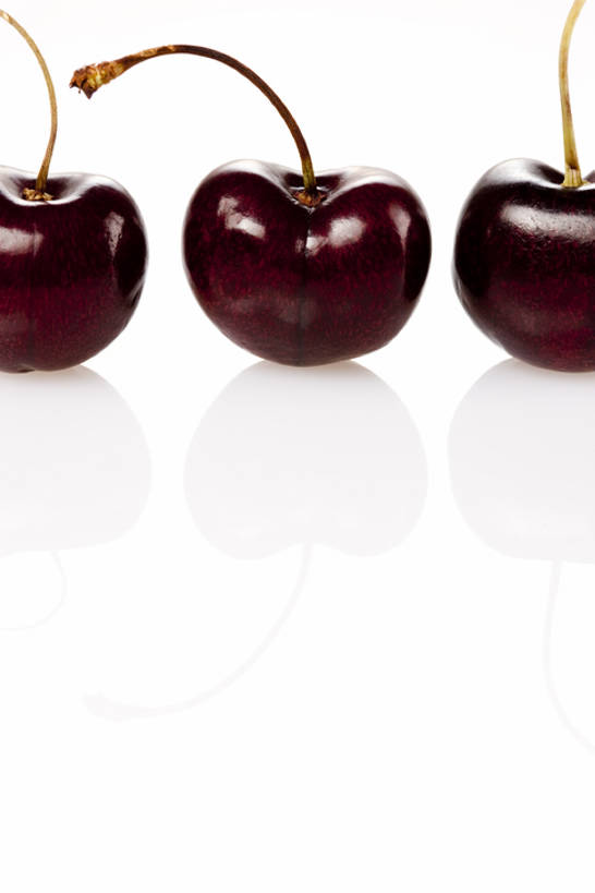 无人,竖图,室内,特写,留白,白色背景,正面,樱桃,静物,水果,一排,整齐,并排,反射,食品,茎,饮食,排列,三个,红色,白色,成熟,摄影,影棚,简单,队列,清新,摄影棚,健康食物,纯净,大樱桃,彩图,全身,影棚拍摄,拍摄,bj175