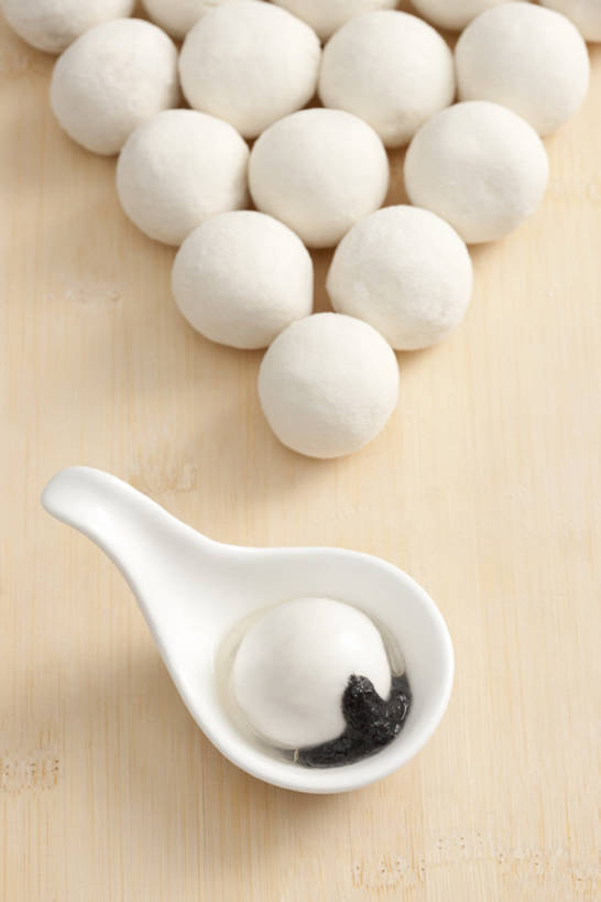 无人,竖图,特写,静物,元宵节,一排,许多,节日,整齐,芝麻,食品,很多,排列,汤匙,摄影,队列,中国文化,汤圆,东亚文化,彩图,影棚拍摄,传统文化,传统节日,bj175