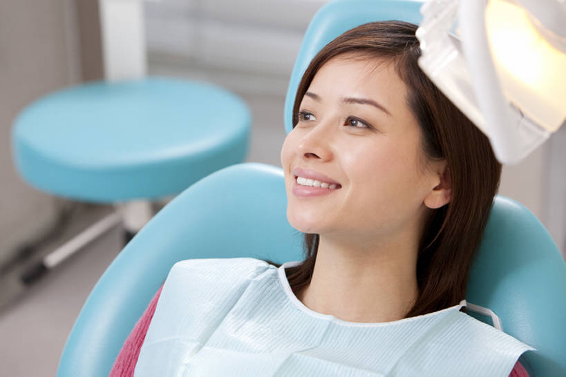 东方人,成年人,一个人,病人,医院,坐,躺,笑,微笑,露齿笑,横图,室内,白天,正面,快乐,满意,幸福,信心,机器,北京,中国,亚洲,医学,干净,设备,现代,健康,摄影,医疗,医疗设备,卫生,牙科设备,享乐,肖像,医疗器械,医疗工具,拜访,东亚,口腔卫生,医疗机构,检测工具,卧着,信任,年轻女性,女人,女性,亚洲人,中国人,年轻人,躺着,卧,半身,彩图,病院,诊所,牙科椅,牙科治疗椅,牙椅,门诊部,口腔医学,bj175