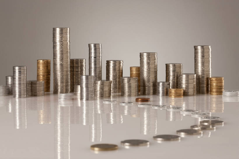 无人,银行,横图,留白,赚钱,计划,钱,人民币,路,摩天大楼,静物,北京,中国,亚洲,一堆,许多,堆叠,堆积,灰色背景,丰富,反射,钱币,首都,很多,概念,储蓄,财富,金融,理财,投资,摄影,生长,经济,堆,利润,都市风光,带领,流通,贸易,东亚,发展,计划书,中华人民共和国,北京市,京,北平,华北地区,繁荣,膨胀,想法,筹划,打算,货币,现金,硬币,彩图,影棚拍摄,北京CBD,北京商务中心区,中国北京大北窑,财会,bj175