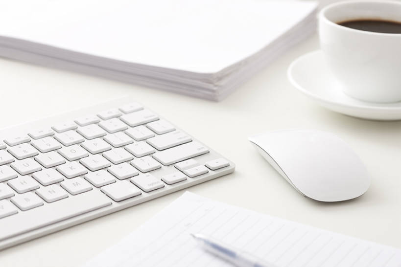 咖啡,无人,办公室,横图,室内,特写,白天,商务,鼠标,键盘,技术,静物,北京,中国,亚洲,一排,堆叠,整齐,工作,文件,纸,办公用品,咖啡杯,输入设备,通讯设备,现代,书桌,文具,饮料,排列,白色,学习用品,职业,放松,摄影,生活方式,技巧,堆,文具用品,简单,队列,手艺,通信设备,东亚,黑咖啡,无线电技术,技能,技艺,电脑键盘,计算机,彩图,影棚拍摄,妙技,本领,bj175