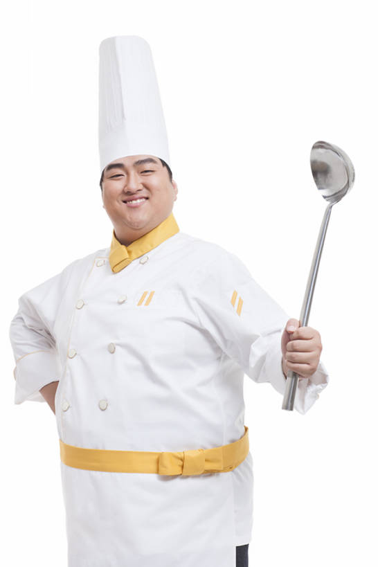 东方人,成年人,一个人,笑,微笑,露齿笑,竖图,留白,抠图,白色背景,正面,制服,快乐,幸福,骄傲,信心,技术,北京,中国,亚洲,仅一个男性,仅一个人,一排,握,正装,整齐,围裙,注视,手叉腰,排列,仅一个年轻男性,观察,看,站着,职业,握着,摄影,生活方式,长柄勺,观看,技巧,察看,卫生,领导,队列,关注,肖像,手艺,厨师帽,厨师服,东亚,技能,技艺,把握,男人,男性,年轻男性,亚洲人,中国人,年轻人,主厨,烹调用具,烹调,彩图,影棚拍摄,妙技,本领,掌控,bj175