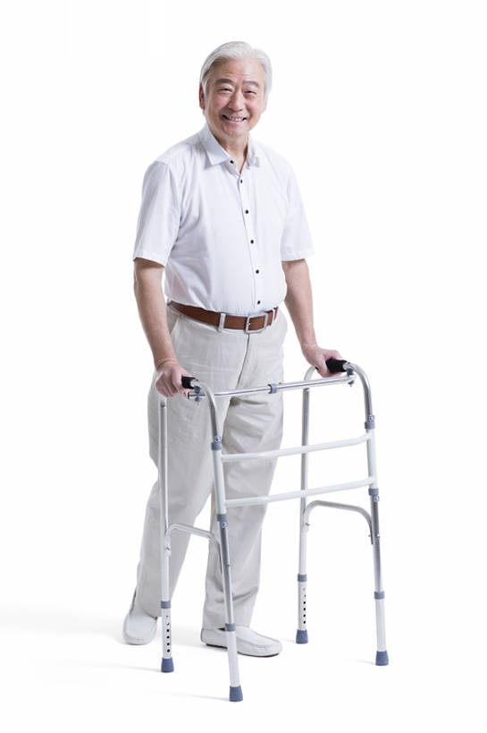 东方人,成年人,老年人,头发,一个人,病人,笑,微笑,露齿笑,竖图,留白,抠图,白色背景,正面,快乐,幸福,安全,北京,中国,亚洲,仅一个男性,仅一个人,握,工具,防护,注视,休闲装,白色,观察,看,站着,仅一个老年男性,保养,器械,平衡,握着,保健,摄影,生活方式,观看,保护,协助,支撑,察看,医疗,疾病,退休,享乐,脆弱,关注,肖像,医疗器械,保险,残疾,东亚,恢复,助行器,保全,周全,安稳,安定,辅助设备,平安,老年男性,男人,男性,亚洲人,中国人,步行,彩图,全身,影棚拍摄,欢乐,bj175