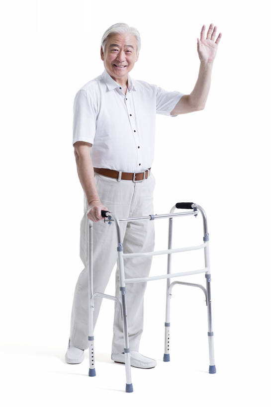 东方人,成年人,老年人,头发,一个人,病人,笑,微笑,露齿笑,竖图,留白,抠图,白色背景,正面,快乐,幸福,安全,北京,中国,亚洲,仅一个男性,仅一个人,握,工具,防护,挥手,注视,休闲装,白色,观察,看,站着,仅一个老年男性,保养,器械,平衡,握着,保健,摄影,生活方式,观看,保护,协助,支撑,察看,医疗,疾病,退休,享乐,脆弱,关注,问候,肖像,医疗器械,保险,残疾,东亚,恢复,助行器,保全,周全,安稳,安定,辅助设备,平安,老年男性,男人,男性,亚洲人,中国人,步行,彩图,全身,影棚拍摄,欢乐,bj175