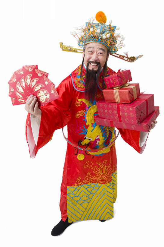 东方人,成年人,老年人,一个人,笑,微笑,露齿笑,竖图,留白,抠图,白色背景,正面,快乐,兴奋,幸福,运气,复古,袋子,礼物,北京,中国,春节,亚洲,仅一个男性,仅一个人,握,堆叠,风俗,节日,丰富,庆祝,包装袋,纸袋,古典,祝福,注视,传统,刺激,古代,红色,财神爷,观察,看,站着,仅一个老年男性,精神,乐趣,扇形,握着,财富,摄影,介绍,红包,礼品,观看,堆,幽默,庆贺,察看,享乐,仪式,变形,关注,中国文化,祝贺,肖像,礼品袋,出示,典礼,古典风格,东亚,远古,元旦,制度,老年男性,男人,男性,亚洲人,中国人,彩图,全身,影棚拍摄,传统服装,装扮,欢乐,给予,传统文化,广角,传统节日,bj175