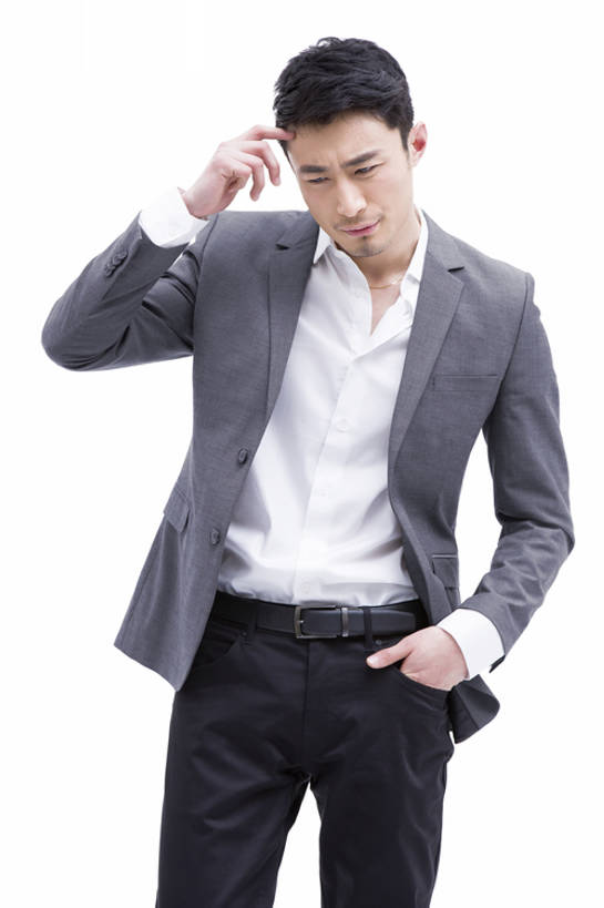 东方人,成年人,一个人,商务人士,商务男性,竖图,白色背景,正面,衬衫,商务,时尚,北京,中国,亚洲,仅一个男性,仅一个人,套装,服装,正装,休闲装,现代,仅一个年轻男性,衣服,站着,休闲,思考,休闲服,活力,想,摄影,服饰,生活方式,创造力,酷,商务装,工薪阶层,东亚,迷惑,想法,认真,男人,男性,年轻男性,亚洲人,中国人,年轻人,白领,上班族,两手抄兜,彩图,影棚拍摄,衬衣,办公室职员,开领,bj175