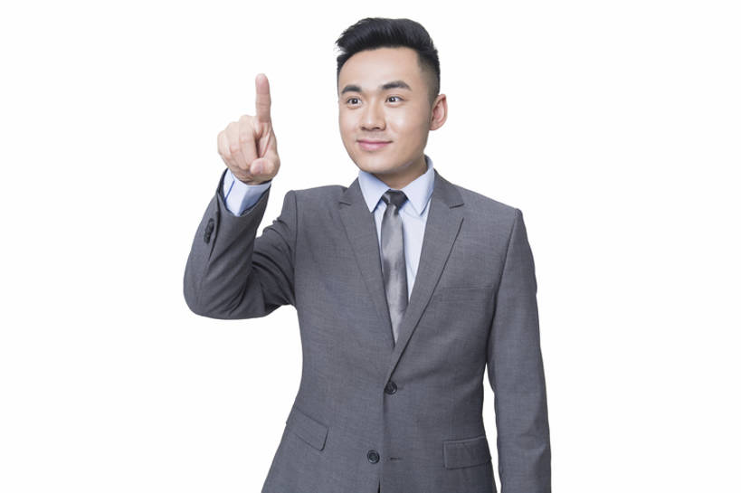 东方人,成年人,一个人,商务人士,商务男性,举,微笑,横图,白天,抠图,白色背景,正面,衬衫,西装,商务,时尚,快乐,幸福,信心,技术,北京,中国,亚洲,仅一个男性,仅一个人,指,套装,正装,透明,触摸屏,领带,方向,现代,仅一个年轻男性,看,手势,托,站着,职业,手指,摄影,生活方式,技巧,指着,享乐,指向,食指,手艺,商务装,工薪阶层,东亚,一套,技能,技艺,男人,男性,年轻男性,亚洲人,中国人,年轻人,白领,上班族,触摸,举起,举手,举着,向上举,向上伸,向上托,半身,彩图,影棚拍摄,衬衣,欢乐,妙技,指纹扫描仪,打手势,本领,bj175