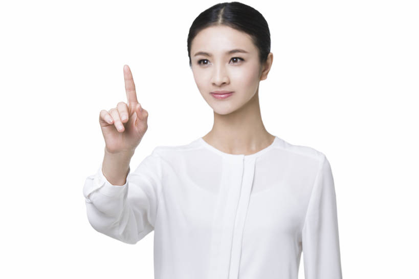 东方人,成年人,一个人,商务人士,商务女性,举,微笑,横图,白天,抠图,白色背景,正面,商务,时尚,快乐,幸福,信心,技术,北京,中国,亚洲,仅一个年轻女性,仅一个女性,仅一个人,正装,透明,触摸屏,现代,看,手势,托,站着,职业,手指,摄影,生活方式,技巧,指着,高雅,优美,享乐,手艺,东亚,技能,技艺,年轻女性,女人,女性,亚洲人,中国人,年轻人,白领,触摸,举起,举手,举着,向上举,向上伸,向上托,半身,彩图,影棚拍摄,欢乐,妙技,指纹扫描仪,打手势,本领,bj175