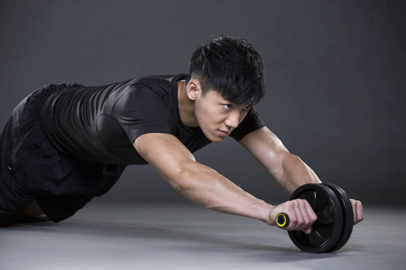 东方人,成年人,肌肉,健壮,一个人,运动员,横图,留白,侧面,运动服,锻炼,运动,信心,北京,中国,亚洲,仅一个男性,仅一个人,伸展,握,灰色背景,服装,训练,运动器械,现代,仅一个年轻男性,衣服,车轮,保养,健康,健身器械,活力,力量,平衡,翻滚,舒展,握着,保健,摄影,服饰,生活方式,支撑,酷,练习,敏捷,衣着,穿着,热身,决心,努力,爱好,健身器材,塑身,挑战,弹性,东亚,肱二头肌,健腹轮,衣饰,体育活动,男人,男性,年轻男性,亚洲人,中国人,年轻人,彩图,影棚拍摄,运动器材,运动装,bj175