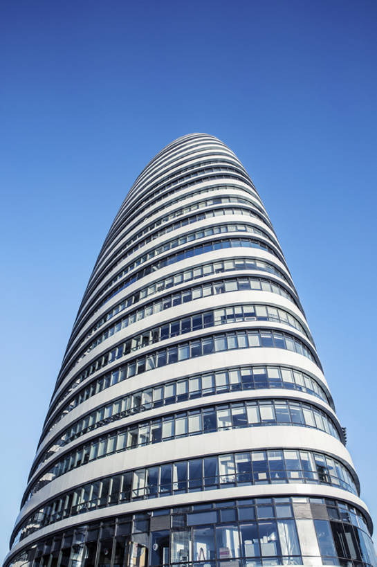 无人,竖图,室外,白天,仰视,度假,美景,窗户,城市风光,标志建筑,城市,地标,建筑,北京,中国,亚洲,弯曲,艺术,景观,建筑群,娱乐,建设,现代,蓝色,风景,蓝天,天空,享受,休闲,办公大楼,景色,放松,摄影,建造,都市风光,东亚,玻璃杯,彩图,低角度拍摄,高层建筑,建筑结构,望京,望京SOHO,bj175