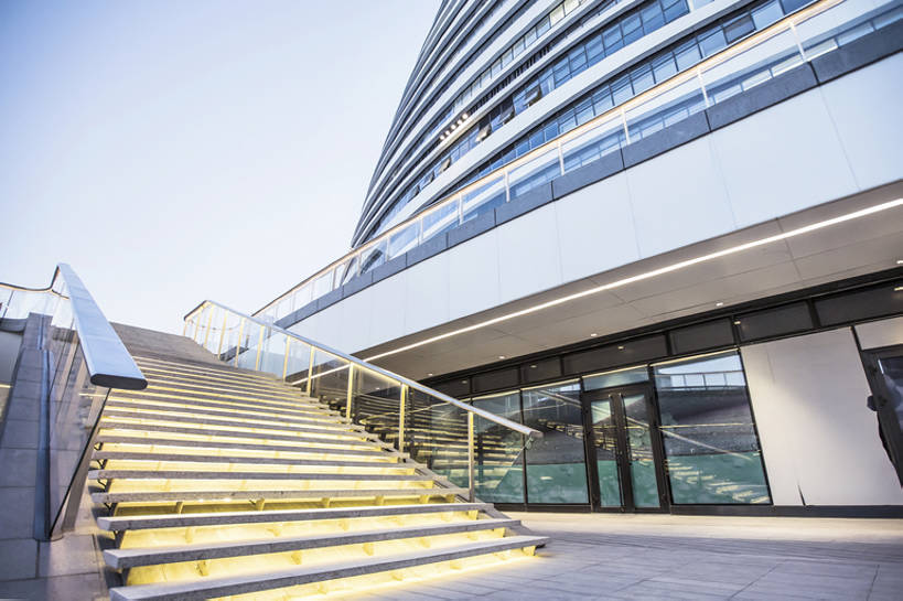 无人,栏杆,横图,室外,白天,度假,美景,窗户,楼梯,门,城市风光,标志建筑,城市,地标,建筑,北京,中国,亚洲,阶梯,景观,建筑群,娱乐,建设,现代,台阶,蓝色,风景,蓝天,天空,享受,休闲,办公大楼,景色,放松,摄影,建造,都市风光,东亚,玻璃杯,彩图,高层建筑,建筑结构,广角,望京,望京SOHO,bj175