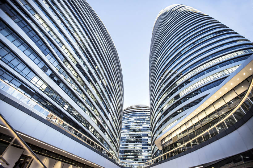 无人,横图,室外,白天,仰视,度假,美景,窗户,城市风光,标志建筑,城市,地标,建筑,北京,中国,亚洲,弯曲,艺术,景观,建筑群,娱乐,建设,现代,风景,蓝天,天空,享受,休闲,办公大楼,景色,放松,摄影,建造,都市风光,东亚,玻璃杯,彩图,低角度拍摄,高层建筑,建筑结构,广角,望京,望京SOHO,bj175