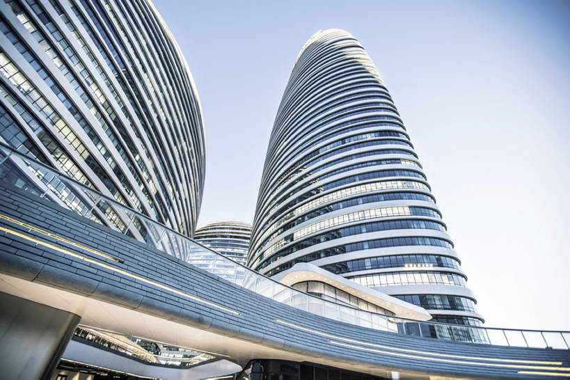 无人,横图,室外,白天,仰视,度假,美景,窗户,城市风光,标志建筑,城市,地标,建筑,北京,中国,亚洲,弯曲,艺术,景观,建筑群,娱乐,建设,现代,风景,蓝天,天空,享受,休闲,办公大楼,景色,放松,摄影,建造,人行桥,都市风光,高架桥,东亚,玻璃杯,彩图,低角度拍摄,高层建筑,建筑结构,广角,望京,望京SOHO,bj175