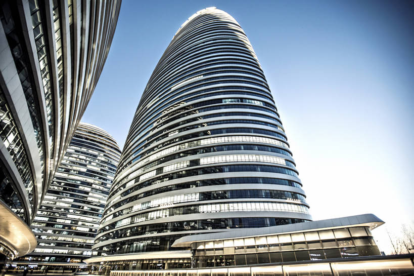 无人,横图,室外,仰视,度假,美景,窗户,城市风光,标志建筑,城市,地标,建筑,北京,中国,亚洲,弯曲,艺术,反射,景观,建筑群,娱乐,建设,现代,风景,蓝天,天空,黄昏,享受,休闲,办公大楼,景色,放松,摄影,建造,照亮,都市风光,东亚,玻璃杯,彩图,低角度拍摄,高层建筑,建筑结构,广角,望京,望京SOHO,bj175